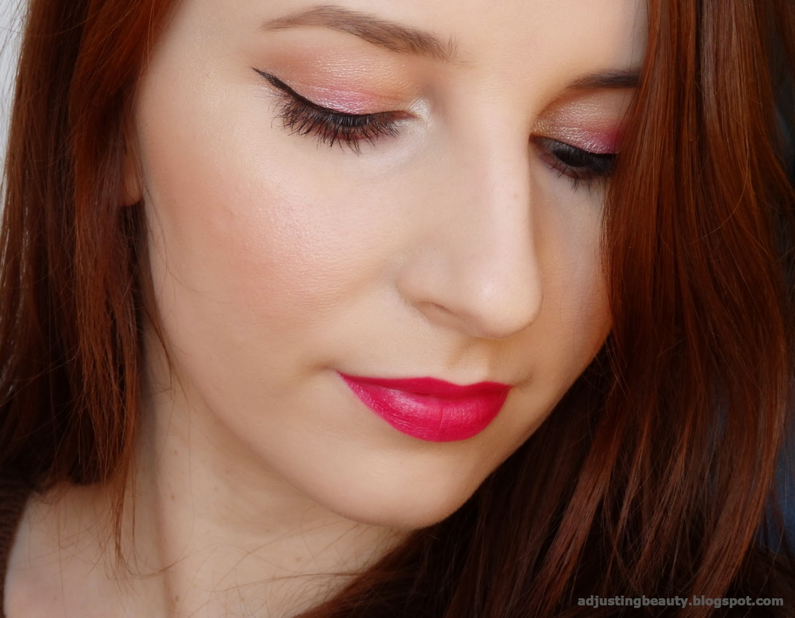 MAKEUP Adjusting Beauty