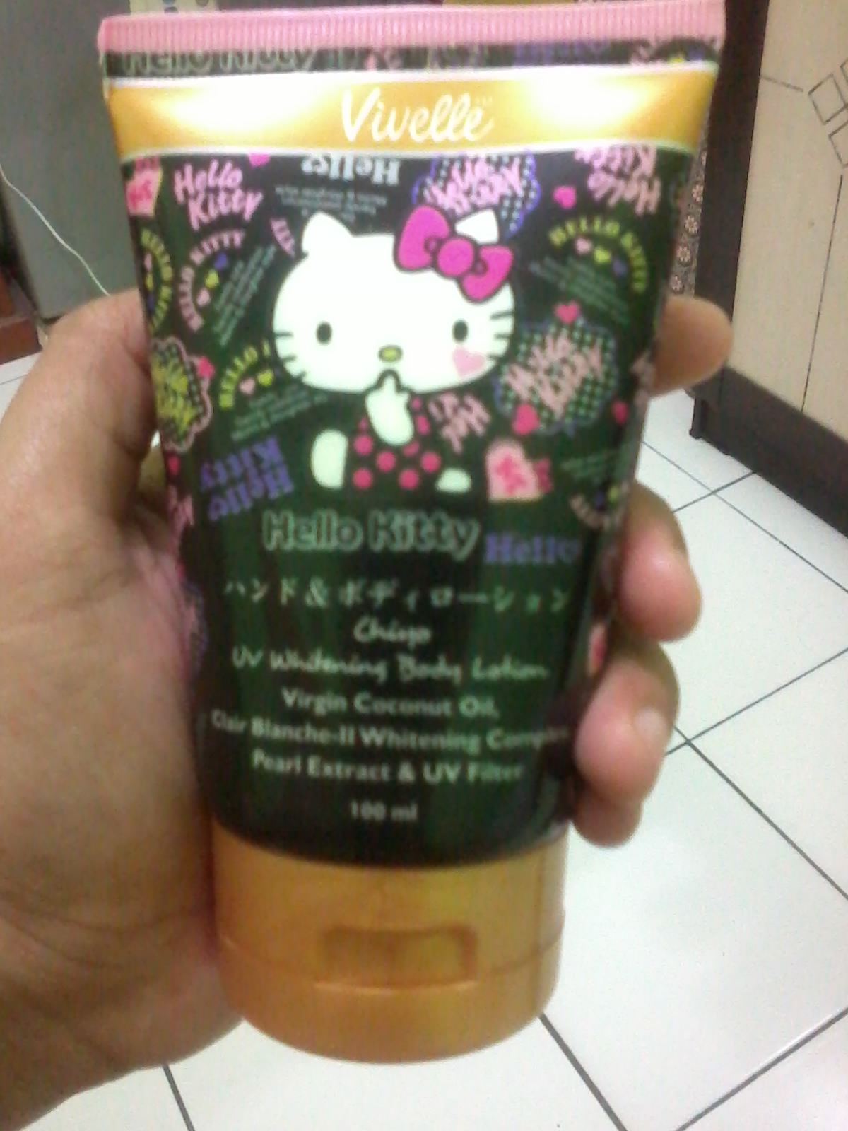 always in my heart,mom and dad Vivelle Hello Kitty Body Lotion Review