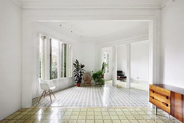 Small apartment decorated in white