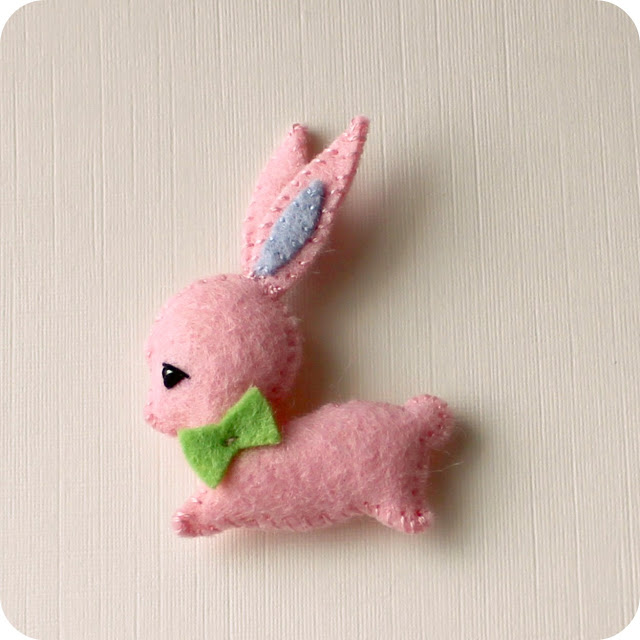 MEMEBUAT KELINCI KECIL LUCU DARI KAIN FLANEL CRAFTPEDIA