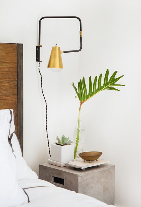 Fresh styled nightstand | Image by Tessa Neustadt via Apartment 34.