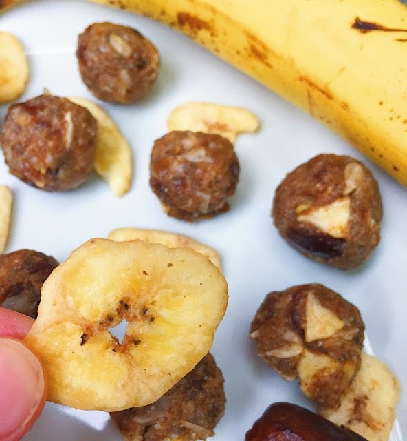 Chunky Banana Bread Energy Balls (Gluten Free, Vegan, Nut Free)