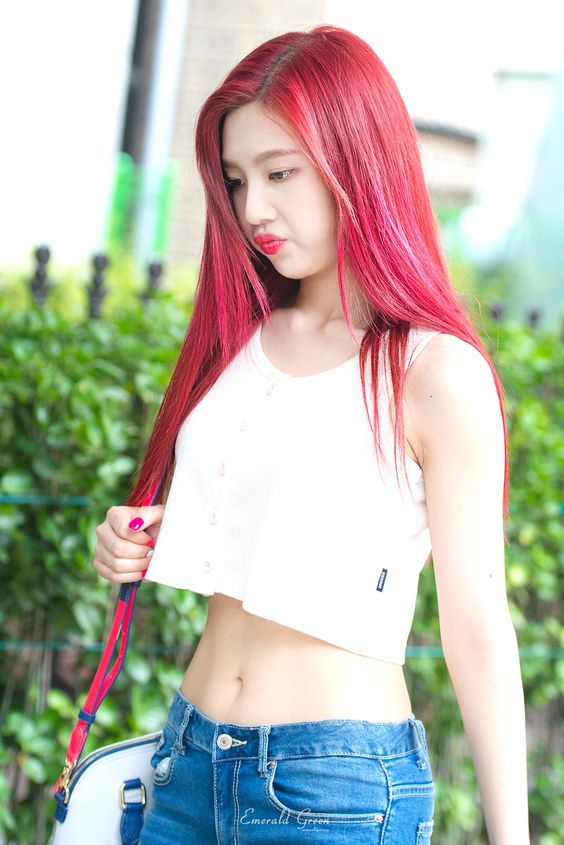 Red Velvet S Joy Showcases Her Slim Waist In These 8 Photos