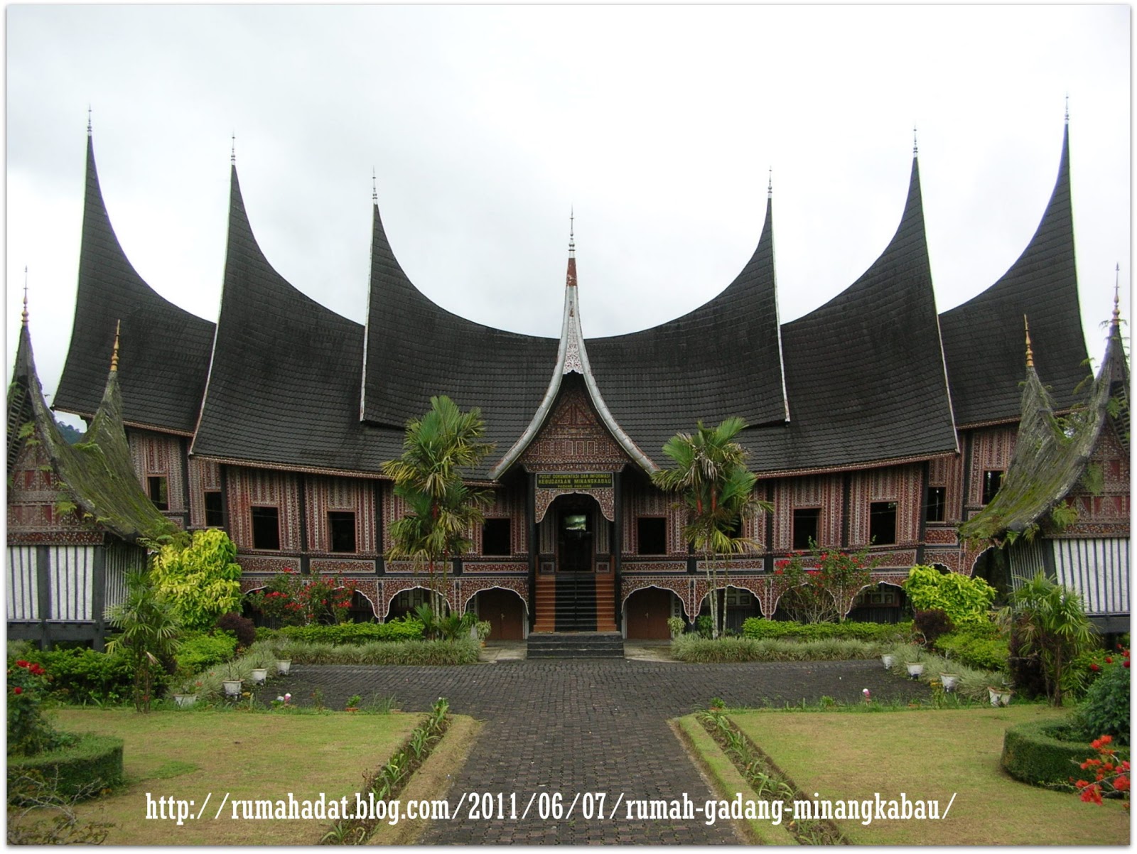 76+ Gambar Pemandangan Rumah Gadang Kekinian