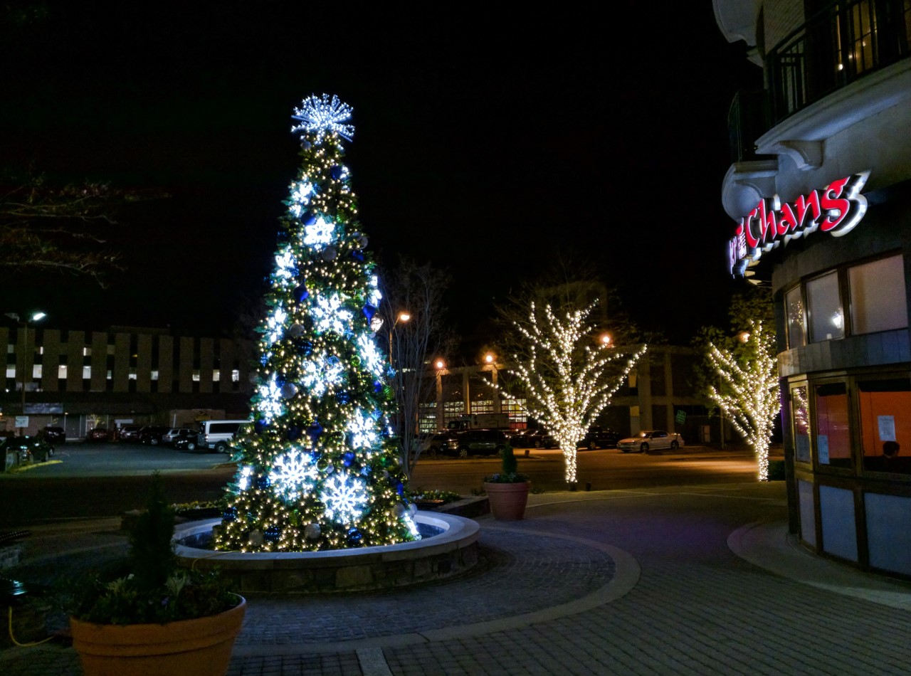 Rockville Nights It's beginning to look a lot like Christmas in