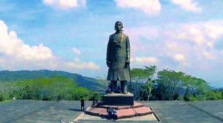 Pesona Keindahan Wisata Monumen Jendral Sudirman Di Pacitan Ihategreenjello