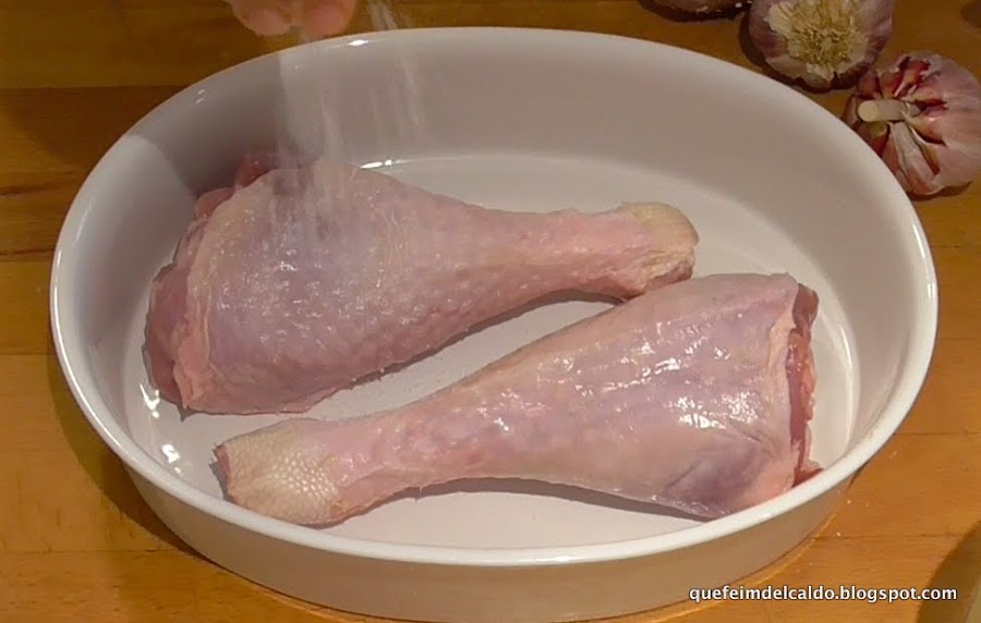 Jamoncitos de pavo confitados con cebollitas glaseadas