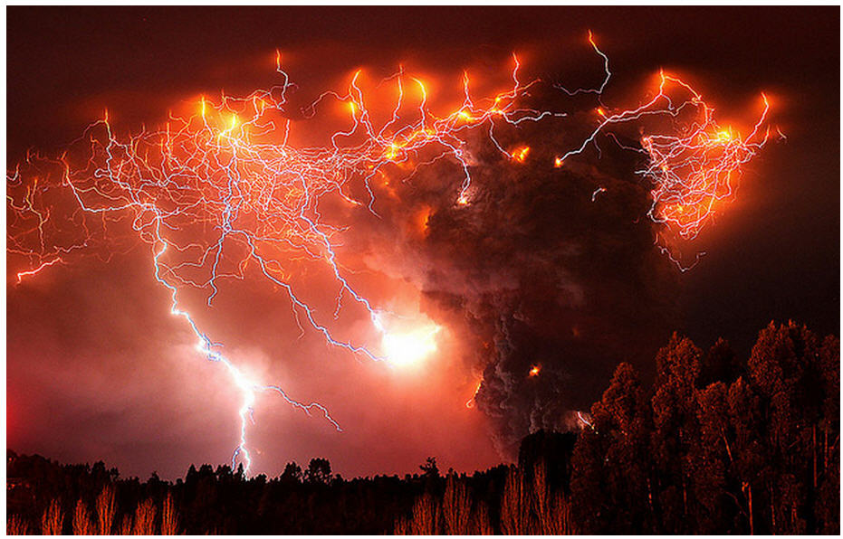 Spektakuläre Fotoserie vom Vulkanausbruch des Puyehue in Chil | Luftbilder