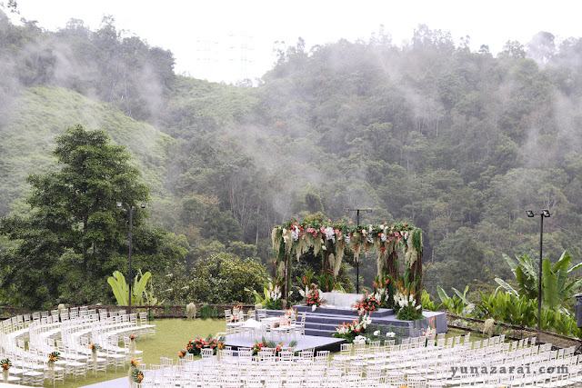 serene foggy outdoor wedding