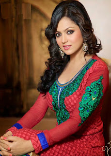 Drashti Dhami in red green suit looking desi sexy girl wallpapers.jpg
