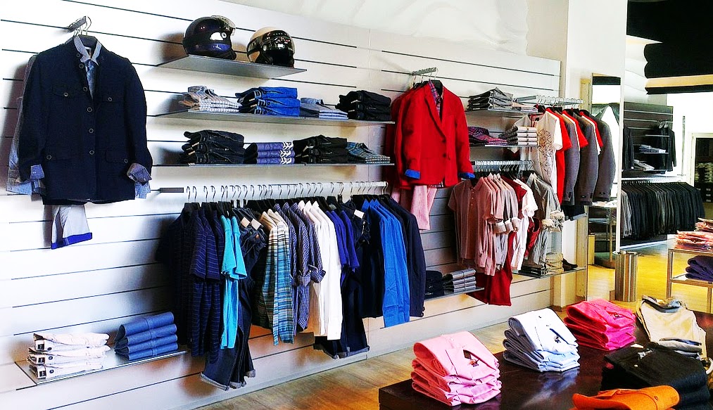 Working with overstock and closeout designer clothing and merchandise: Wholesale Designer 