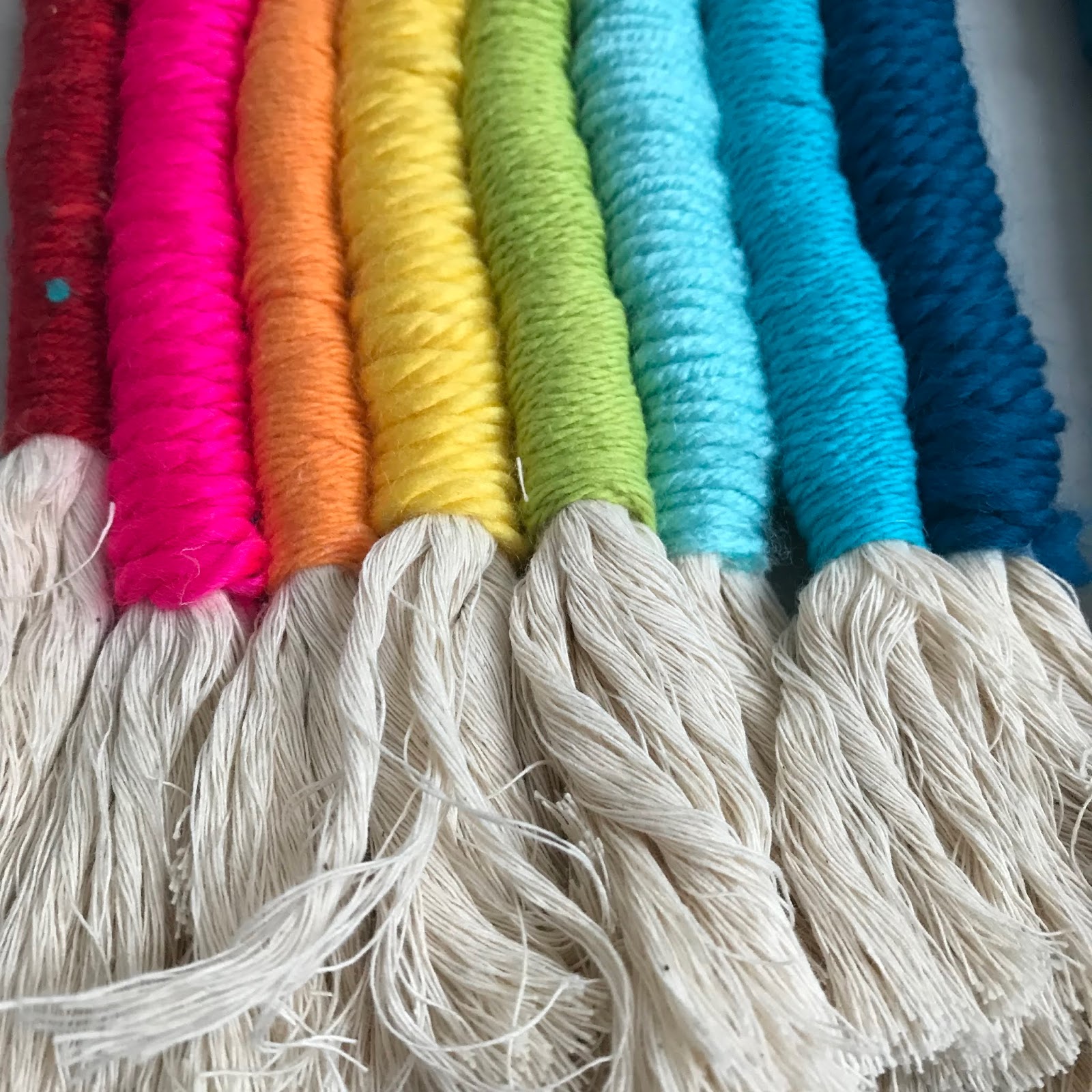 Lyndi's Projects: Yarn-Wrapped Rope Rainbow