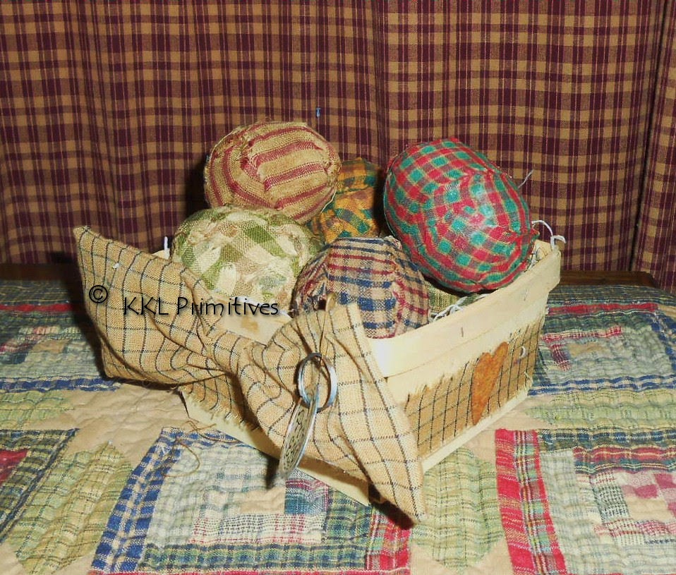 KKL Primitives Selling Blog 6 PRIMITIVE HOMESPUN FABRIC WRAPPED EGGS
