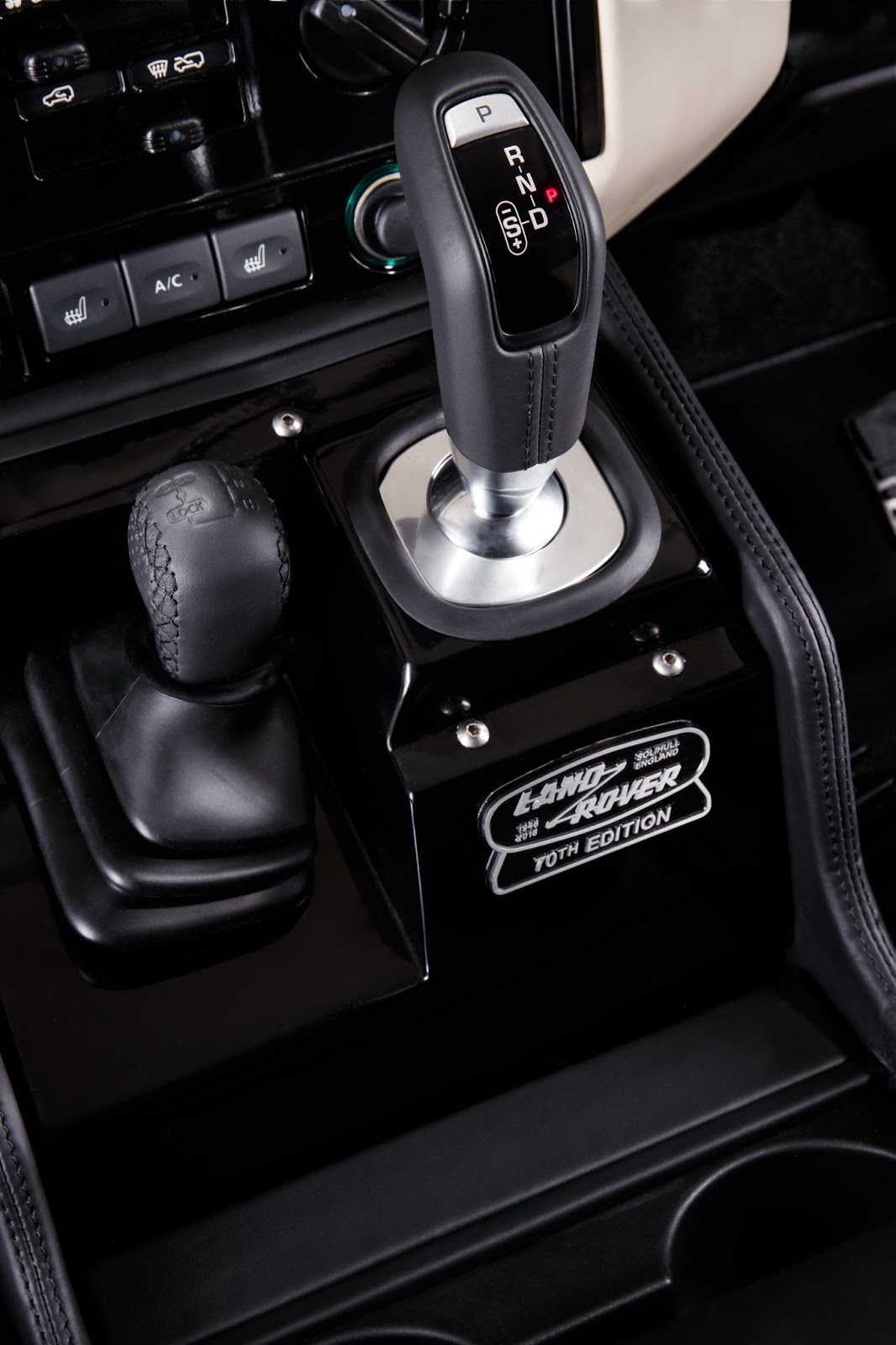 LR-Defender-WorksV8-14.jpg