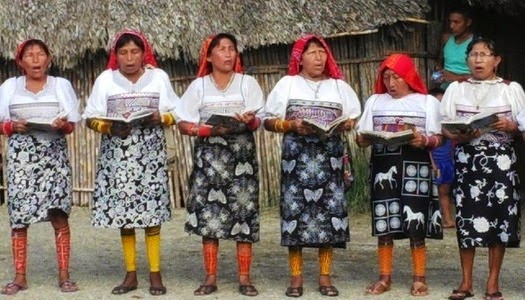 Comunidad Kuna de Panamá recibe Biblias
