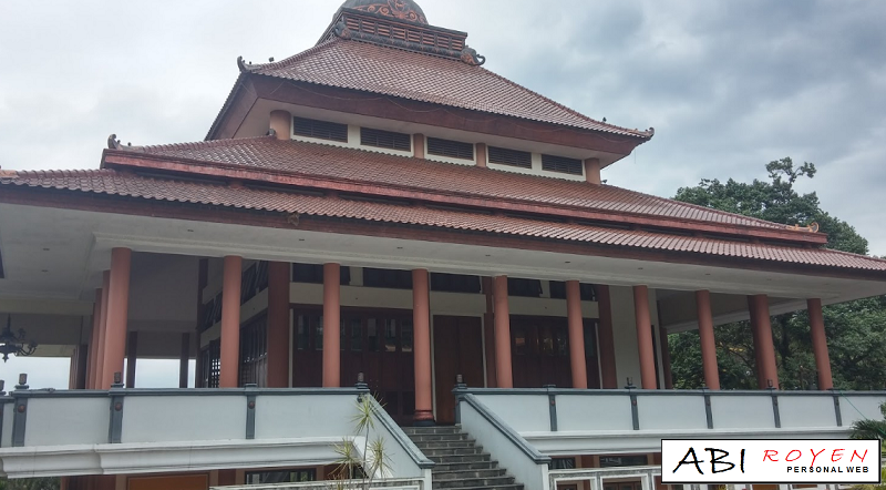 Destinasi Wisata Terbaik di Kota Semarang Pagoda Buddhagaya Watugong Destinasi%2BWisata%2BTerbaik%2Bdi%2BKota%2BSemarang%2BPagoda%2BBuddhagaya%2BWatugong Destinasi Wisata Terbaik di Kota Semarang Yang Wajib Dikunjungi 2