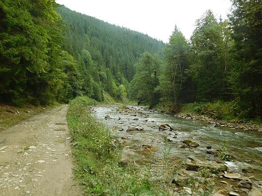 Droga z Szybene do Burkutu.
