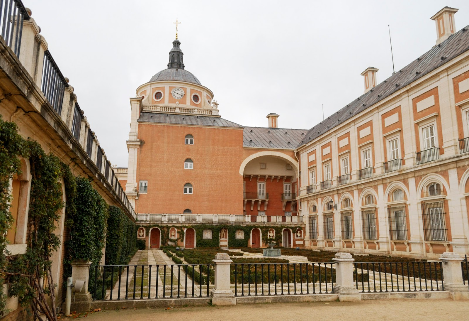 aranjuez madrid winter royal palace gardens spain