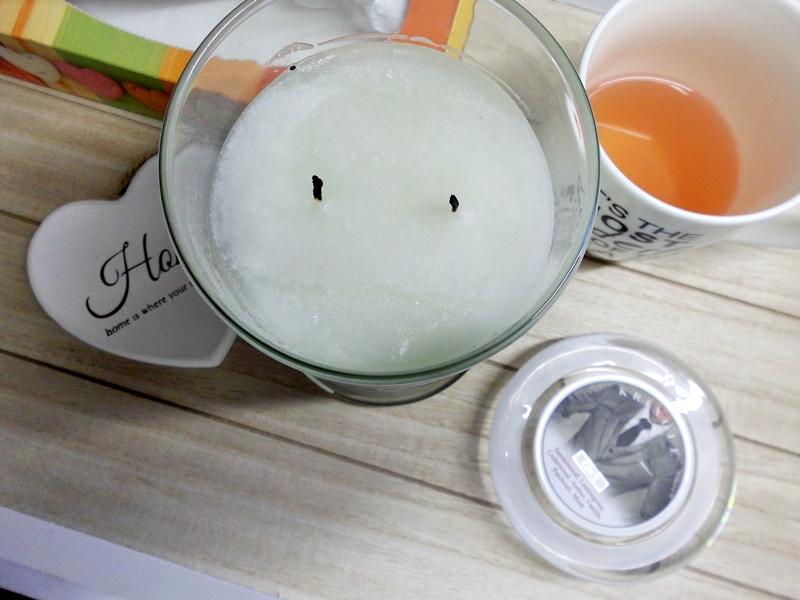 Czarnulkaablog Świeca Kringle Candle Grey