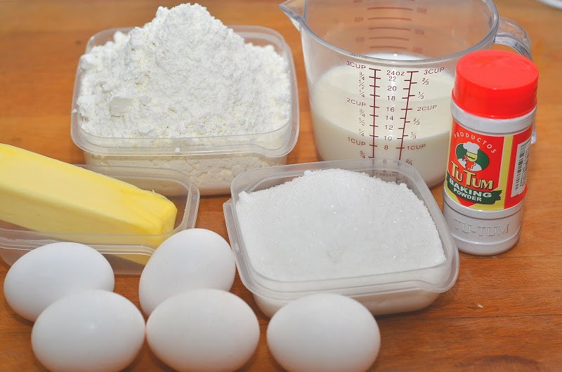 Яйцо 3 столовые ложки сахара. Ингредиенты для бисквита. Ингредиенты для бисквитного теста. Ингредиенты для кекса. Яйца масло мука сахар.