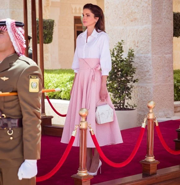 King Abdullah II of Jordan and Queen Rania of Jordan welcomed President Alexander Van der Bellen of Austria and his wife Doris Schmidauer in Amman