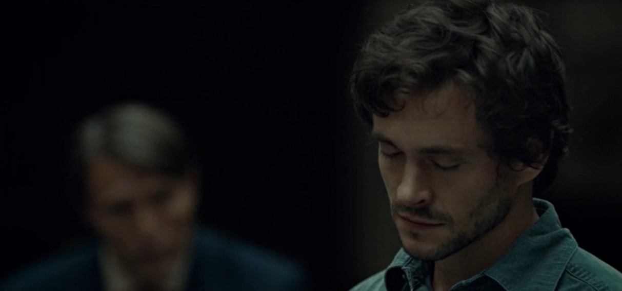 Уилл грэм красный дракон. Доктор чилтон и уилл грэм. После ганнибала. Уилл грэм. Мадс миккельсен ганнибал кадры.