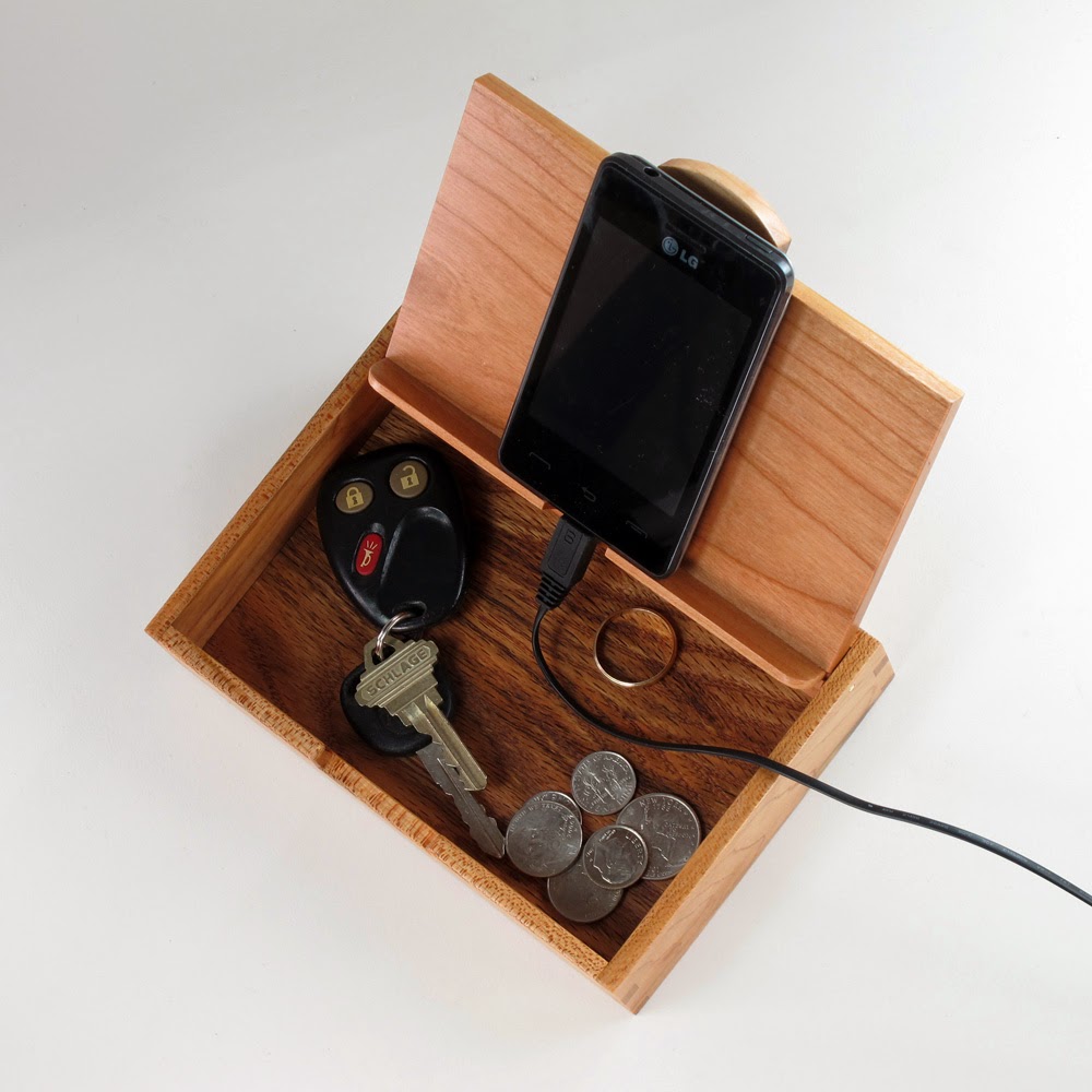 JM Craftworks: Handmade Wooden Valet Phone Stand