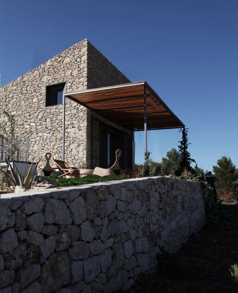 Small Simple Stone House, Spain Most Beautiful Houses in the World