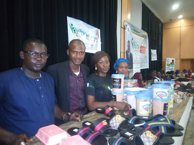 Hanafi Olanrewaju R. (second left) posing with some of the entrepreneurs