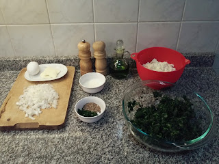 Spanakopita. Pastel griego de espinacas y feta