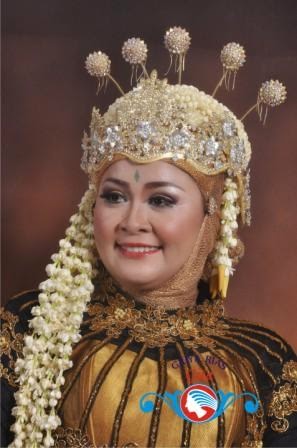 RIAS PENGANTIN SUNDA SIGER DI JAKARTA GITA SALON RIAS PENGANTIN SUNDA SIGER DI JAKARTA GITA SALON