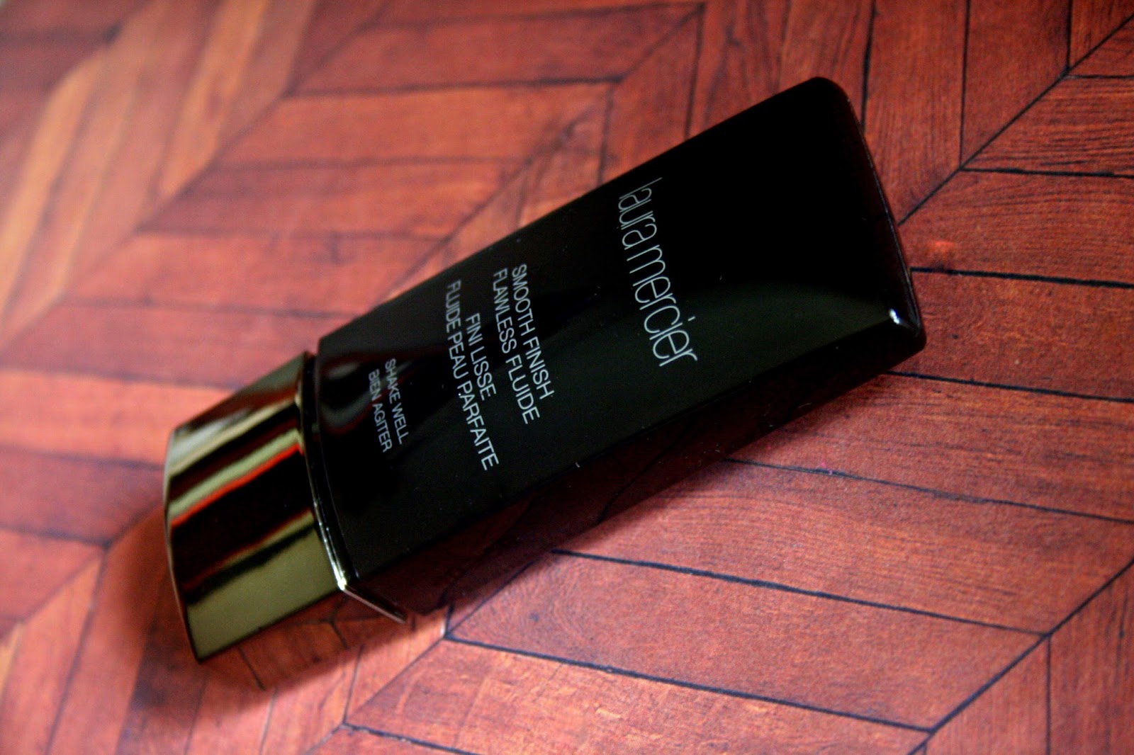 Laura Mercier Smooth Finish Flawless Fluide Suntan Laura Mercier Smooth Finish Flawless Fluide Suntan