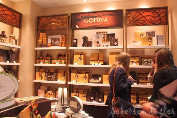 SelServis Butik Pasta &amp; Kurabiye &amp; Cupcake Tasarım İzmir, Pasta