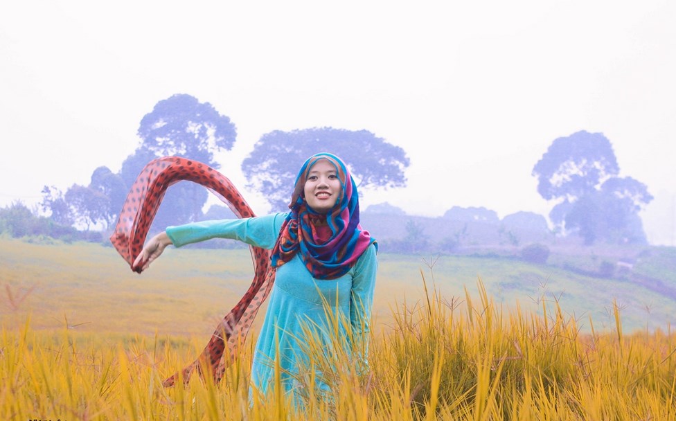 Tips Konsep Hunting Foto Jilbab Natural baju ketat dan manis cewek manis 