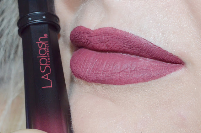 Lasplash Wickedly divine liquid lipstick 902 Fallen angel 