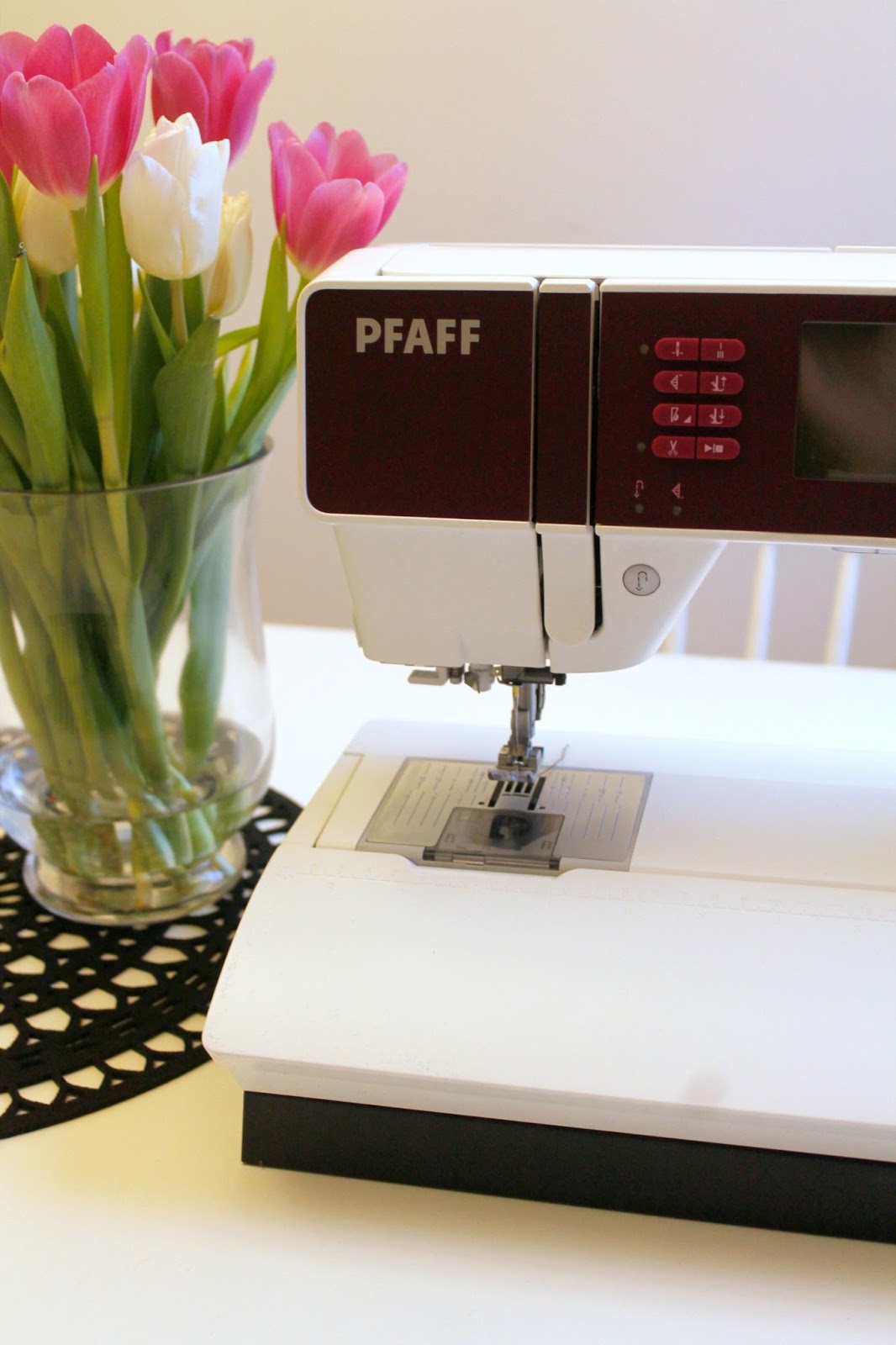 Pfaff quilt expression 4.2 Punatukka ja kaksi karhua