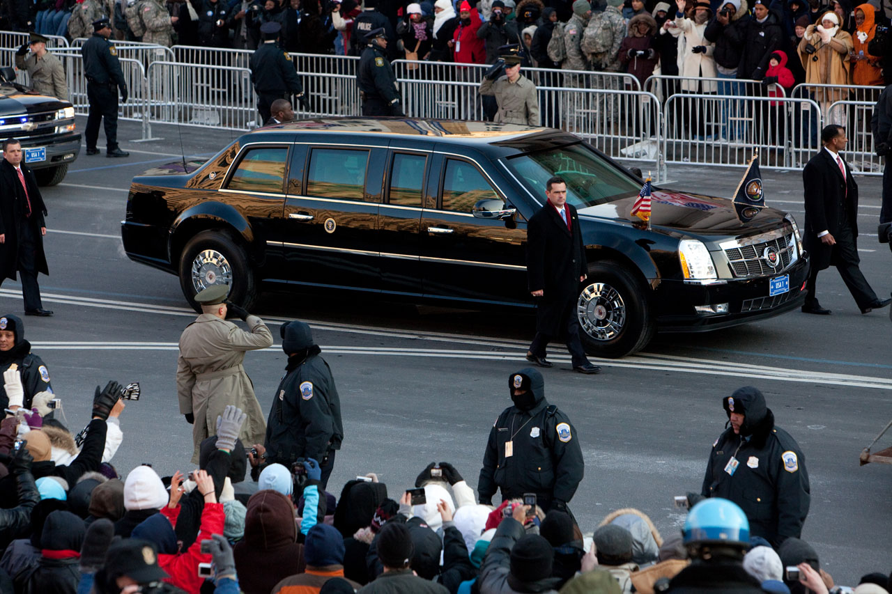 http://3.bp.blogspot.com/-UJGiGRdq3sQ/TWCwWjCwGSI/AAAAAAAAANg/YEFqU8b8X4I/s1600/cadillac-barack-obama-presidential-limousine-live-ride-img_1.jpg