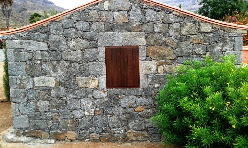 LA PIEDRA NATURAL EN GRAN CANARIA: Final de obra en Ayagaures. Gran