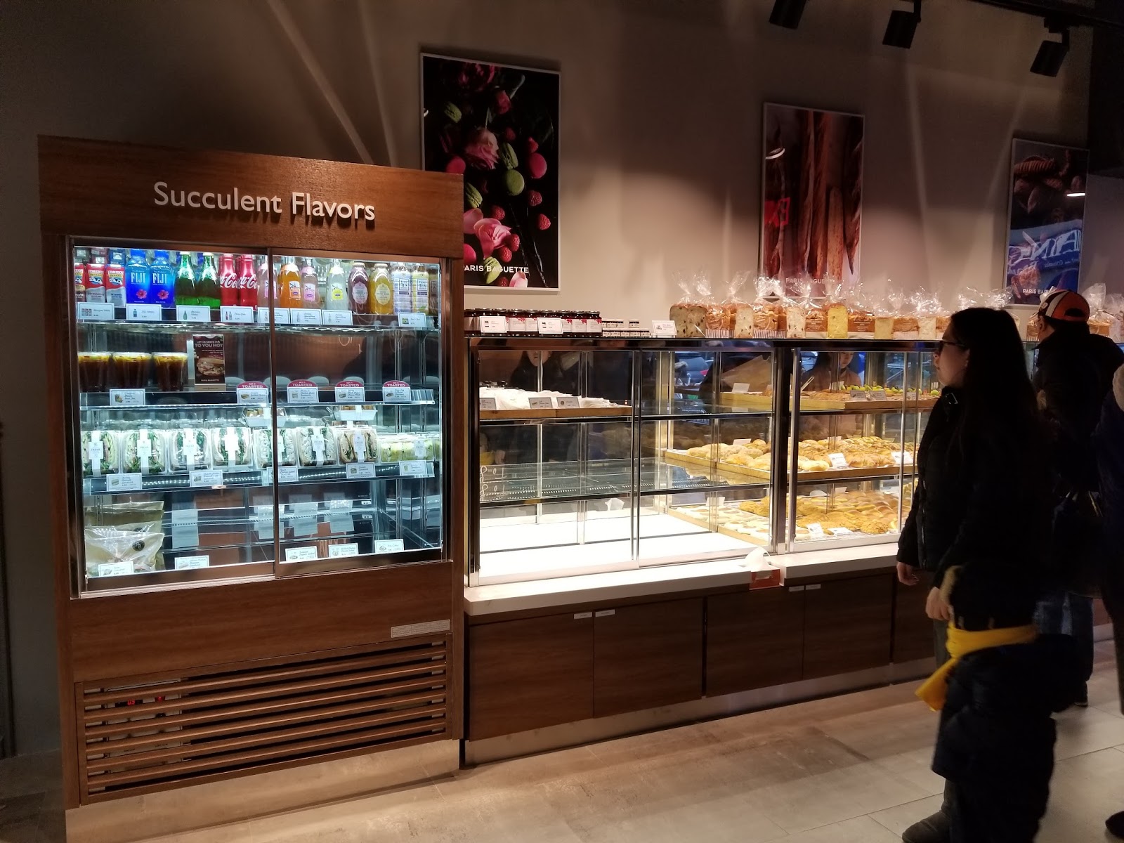 Edge of the City Paris Baguette Opens on 71st/Continental