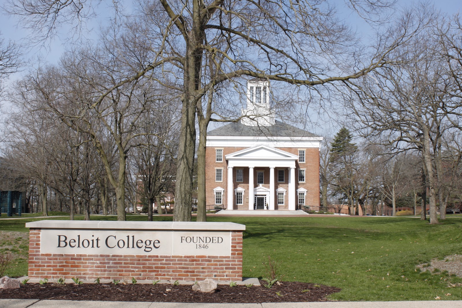 How Far Is Beloit Wisconsin How far is niagara falls from milwaukee