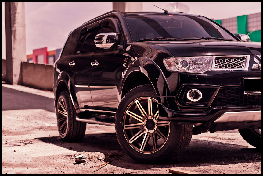 Gambar Komparasi Pajero Sport Ford Everest Toyota Fortuner Terbaru