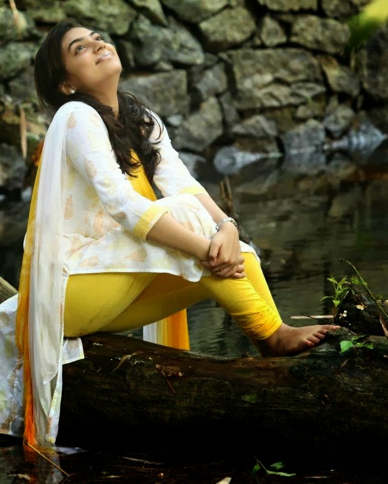 Nazriya Nazim Hot Photos In Yellow Churidar Saree Below Navel Photos