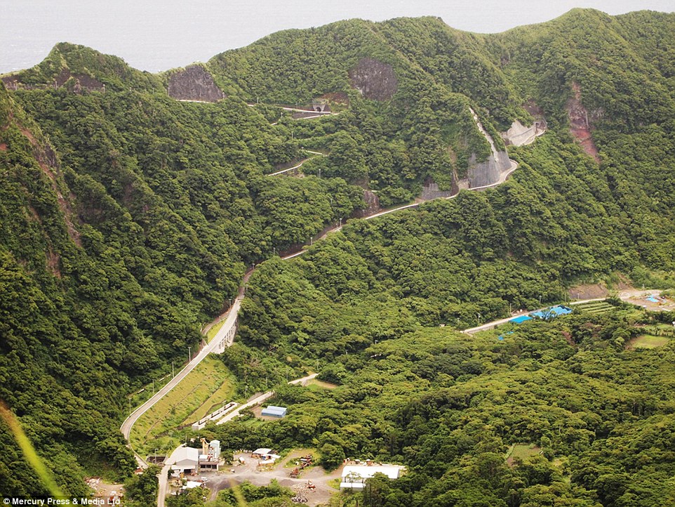 Вулканический остров аогасима япония Вулканический остров аогасима япония