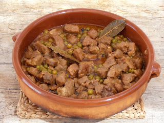 ~ Carn de porc amb salsa de nyores i fasols ~ Carne de cerdo con salsa de ñoras y guisantes ~