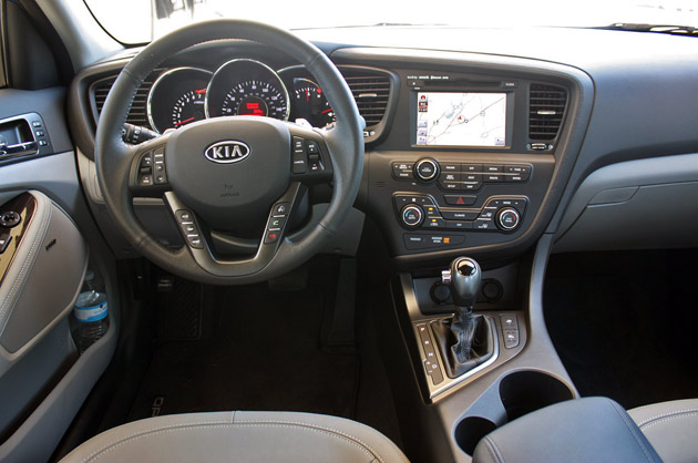 The Green Light: Review: 2011 Kia Optima LX
