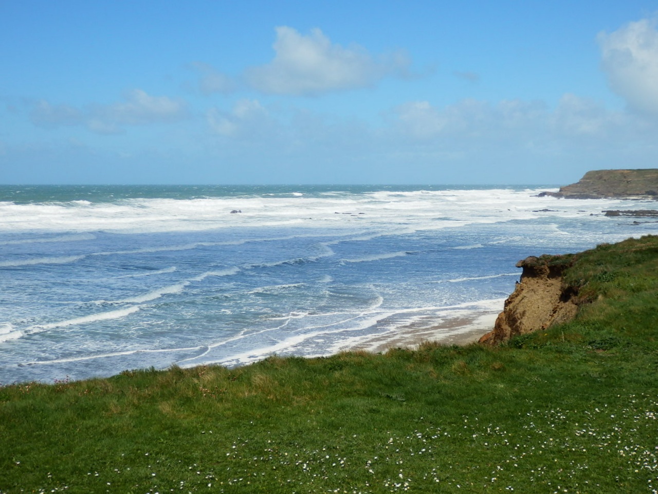 Mike's Cornwall Miles of Beach at Widemouth Bay, Cornwall for Surfers and Holiday Makers