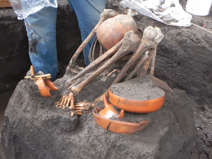 Mexico subway dig turns up unusual Aztec offering Mexico subway dig turns up unusual Aztec offering