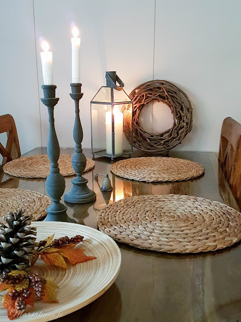 #olensisustaja, sisustus koti decoration ruokapöytä syksy syksynvärit ruskea kynttilä lyhty havi ikea tunnelma