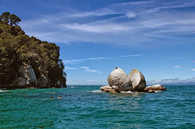 Split Apple Rock Abel Tasman National Park, New Zealand