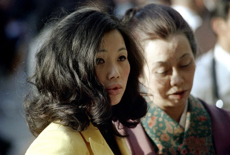 Vintage Tokyo Street Style: Ladies and Their Everyday Looks in the early 1970s - 9